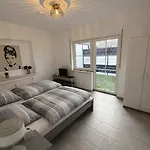 61 - Ideal Fuer Geschaefts- & Urlaubsreisen 90 M2 * Kenn