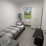 61 - Ideal Fuer Geschaefts- & Urlaubsreisen 90 M2 *