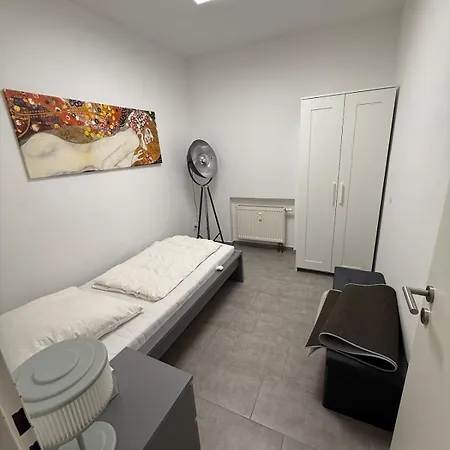 61 - Ideal Fuer Geschaefts- & Urlaubsreisen 90 M2 Kenn