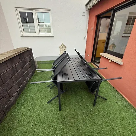 61 - Ideal Fuer Geschaefts- & Urlaubsreisen 90 M2