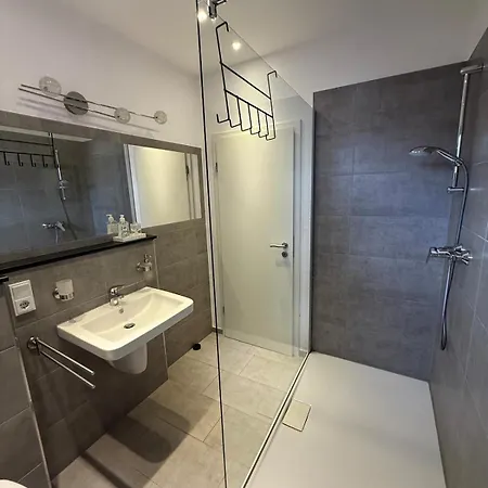 61 - Ideal Fuer Geschaefts- & Urlaubsreisen 90 M2 Kenn