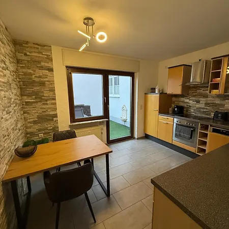 61 - Ideal Fuer Geschaefts- & Urlaubsreisen 90 M2 * Kenn