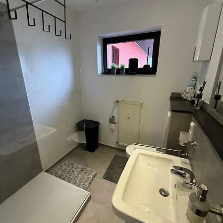 61 - Ideal Fuer Geschaefts- & Urlaubsreisen 90 M2 *