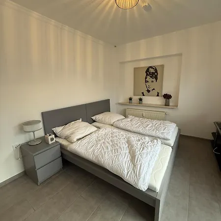 61 - Ideal Fuer Geschaefts- & Urlaubsreisen 90 M2 Kenn