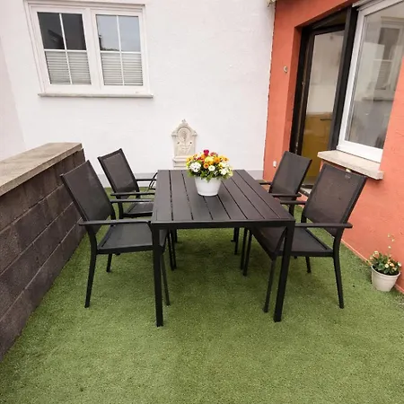 61 - Ideal Fuer Geschaefts- & Urlaubsreisen 90 M2