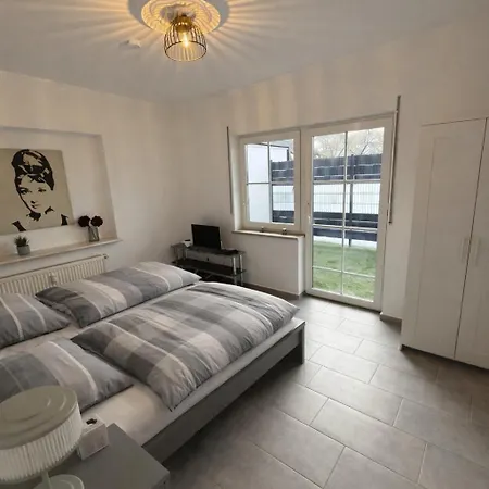 61 - Ideal Fuer Geschaefts- & Urlaubsreisen 90 M2 * Kenn