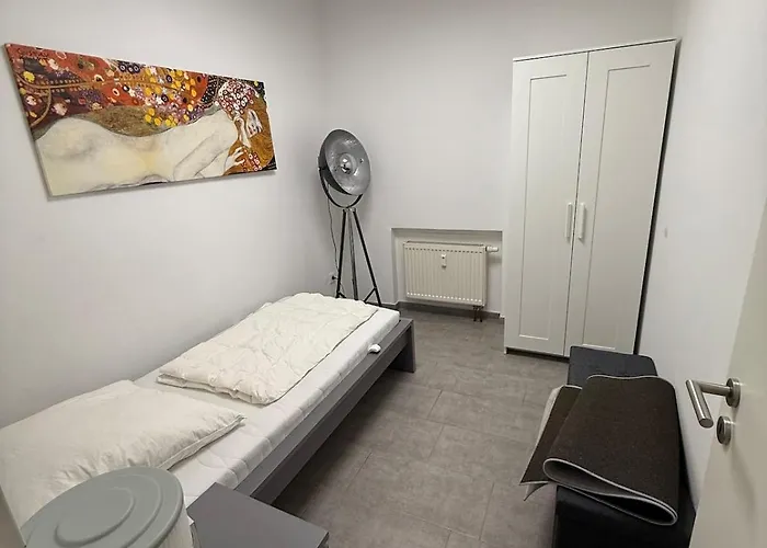 61 - Ideal Fuer Geschaefts- & Urlaubsreisen 90 M2 Kenn