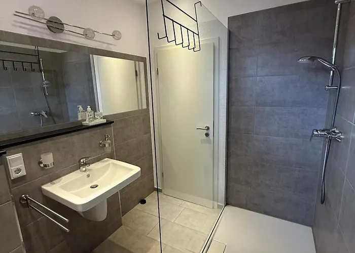 61 - Ideal Fuer Geschaefts- & Urlaubsreisen 90 M2 Kenn