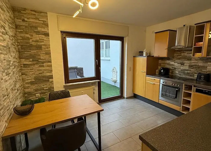 61 - Ideal Fuer Geschaefts- & Urlaubsreisen 90 M2 * Kenn