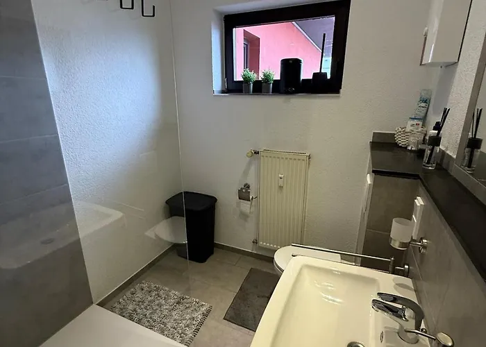 61 - Ideal Fuer Geschaefts- & Urlaubsreisen 90 M2 *